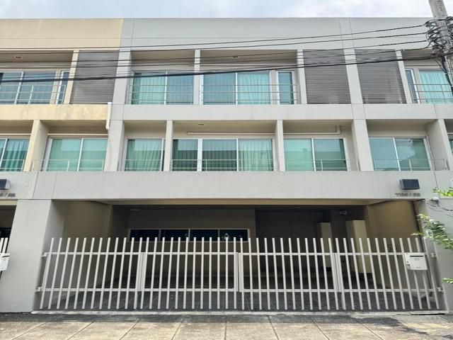 PB5749 ให้เช่าทาวน์โฮม 3 ชั้น โครงการ โนเบิล คิวบ์ พัฒนาการ ใกล้ Airport Link Sky Train สถานีรามคำแหง