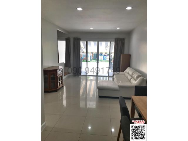 เช่า ทาวน์โฮม 3 ชั้น ขนาด 3 ห้องนอน หมู่บ้านกลางเมือง S-Sense Srinakharin