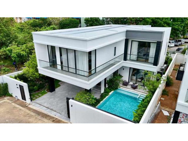 H883 ขาย Luxury Vista Villa บ้านพูลวิลล่า ใจกลางเมืองพัทยา ( พัทยาใต้ ) 4 ห้องนอน 6 ห้องน้ำ