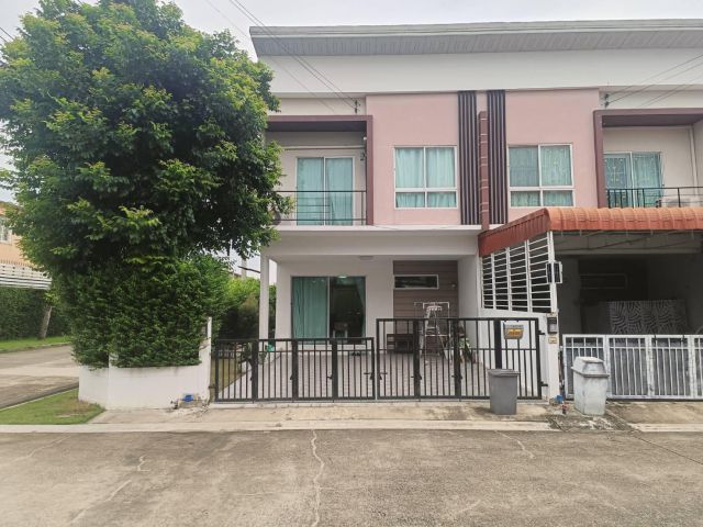 ขายทาวน์เฮาส์ เดอะทรัสต์ทาวน์ รังสิต–คลอง 1 (หลังมุม)