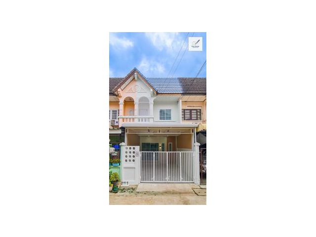 ขาย ทาวน์เฮ้าส์ 2ชั้น รีโนเวทใหม่ มีห้องนอนชั้นล่าง มบ.เสนาวิลล่า8 ถ.พระยาสุเรนทร์42 เลียบคลองสอง รามอินทรา ซาฟารีเวิลด์