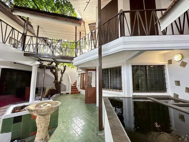 RH01402 ให้เช่าบ้านเดี่ยว 2 ชั้น 88 ตรว. พื้นที่ใช้สอย 500 ตรม. 4 ห้องนอน 4 ห้องน้ำ โชคชัย 4 ซอยย่อย 55 แยก 6