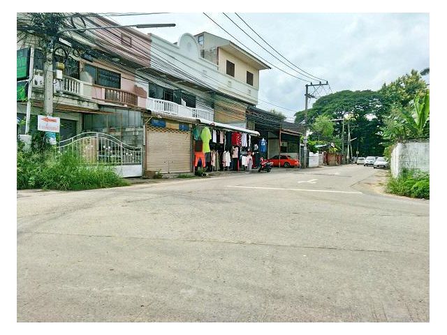 อาคารพาณิชย์ 4 ล็อค ทำเลดีใกล้สามแยก ใกล้ตลาดโนนทัน (ถ.ชาตะผดุง 2/12)