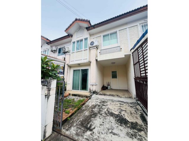 บ้านทาวน์โฮม 2  ชั้น หมู่บ้านพฤกษาวิลล์ 32