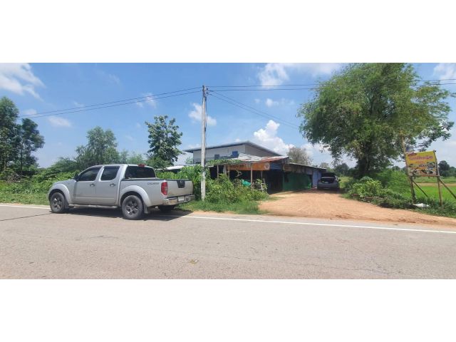 ลดราคาอยากขายด่วนขายที่ดินพร้อมโครงสร้างบ้าน2หลัง ทำเลค้าขายและโคกหนองนา