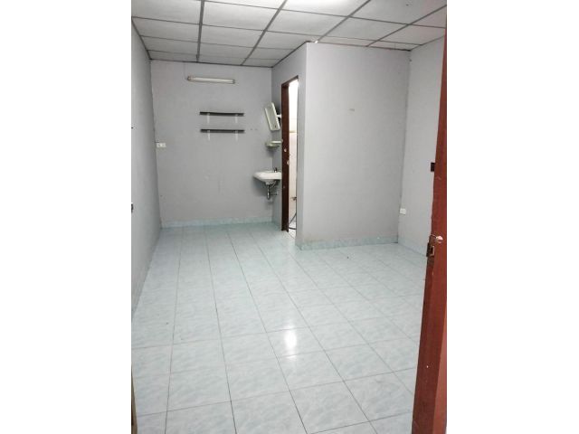 ห้องว่างให้เช่า จรัญฯ 28 (ซอยวัดดงมูลเหล็ก) ห่าง 400 เมตรจากปากซอยจรัญฯ 28 ห่าง MRT ไฟฉาย 900 เมตร