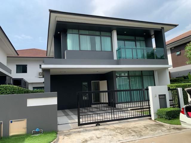ขายบ้านเดี่ยวหรู 2 ชั้น เนื้อที่ 57 ตร.ว. เศรษฐสิริ กรุงเทพกรีฑา 1 พร้อมเฟอร์นิเจอร์ ใกล้โรงเรียน Brighton College