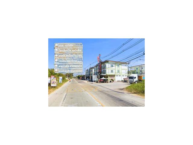 ขายที่ดินถมแล้ว แยกสำนักงานไฟฟ้าพนัสนิคม นาวังหิน 1-1-55 ไร่ ราคา 1.8 ล้านรวมโอน