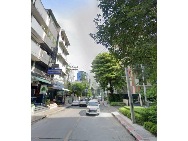 R68-083ขายที่ดิน 2-2-23 ไร่ซอยสุขุมวิท 33 เข้าซอย 270 เมตร ทำเลดี ผังเมืองสีน้ำตาล ถนนซอยกว้าง 12 เมตร  ขึ้นอาคารได้30กว่าชั้น  ห่างจากเอ็มควอเที