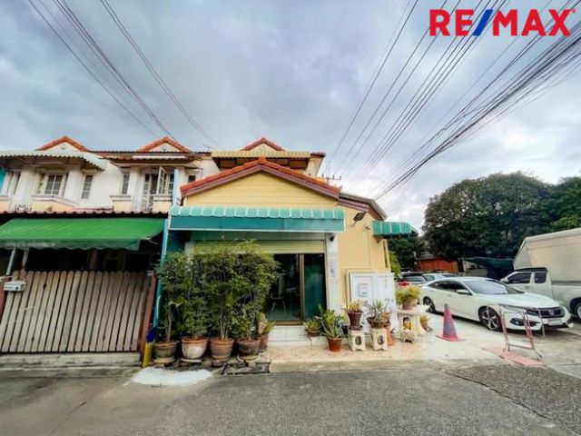 หมู่บ้านเคซี รามอินทรา 8 (K.C. Ramintra 8) หลังริม บนที่ดิน 24 ตร.ว. เชื่อมต่อถนนสายไหม, รามอินทรา,ไทยรามัญและหทัยราษฎร์