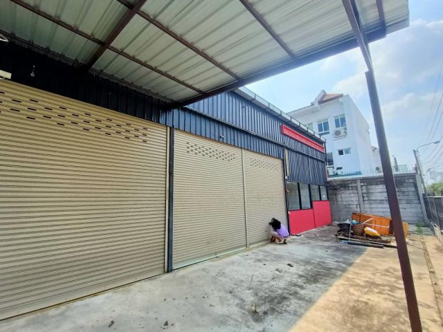 ให้เช่าโกดัง ซ.ลาดปลาเค้า พื้นที่ 150 ตรว. ขนาด 290ตรม. ใกล้ ถนนเกษตร-นวมินทร์