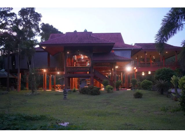 ขายบ้านเดี่ยว 2 ชั้น ต.กะเฉด อ.เมือง จ.ระยอง เป็นไม้สักทองทั้งหลัง