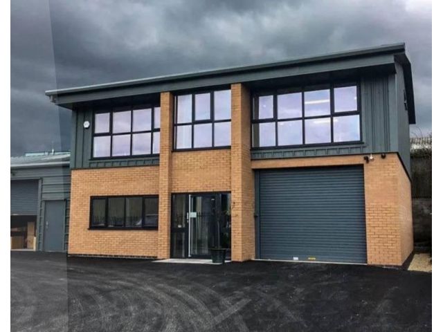 ที่ดินติดถนนใหญ่พร้อมสร้างโรงงาน โกดัง คลังสินค้า