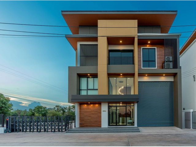 ที่ดินติดถนนใหญ่พร้อมสร้างโรงงาน โกดัง คลังสินค้า