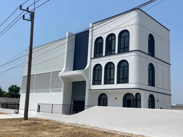 ขายที่ดินพร้อมสร้าง โรงงาน คลังสินค้าโฮมออฟฟิศสอบถามข้อมูลเพิ่มเติมโทร061-8416555