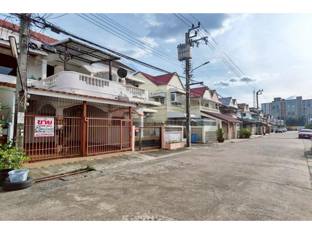 ขายทาวน์เฮาส์ 29ตร.วา บ้านแก้ววิลล่า2 ลาดพร้าววังหิน 68 ต่อเติมครบ