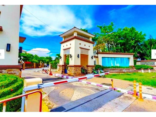 ฟลอร่า รอยัล ภัสสร  2 ชั้น 100 ตร.วา.ปตท.กรุงเทพ-สุวินทวงศ์ 300 ต