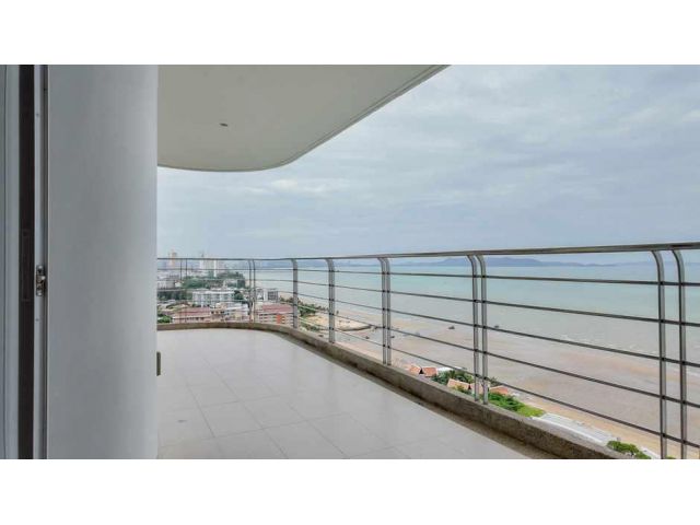 C1155 ขายคอนโด วิวทะเลสุดจึ้ง La Royale Beach 2 ห้องนอน ติดหาดจอมเทียน