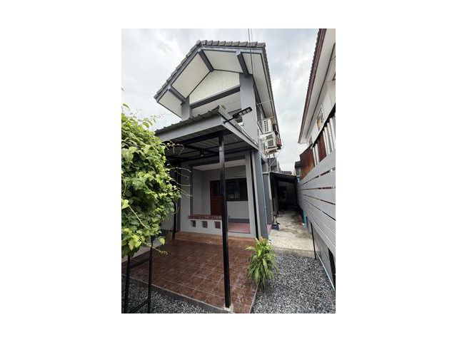 ขายบ้านแฝด รีโนเวทใหม่ พร้อมอยู่ หมู่บ้านวโรชา โครงการ 5