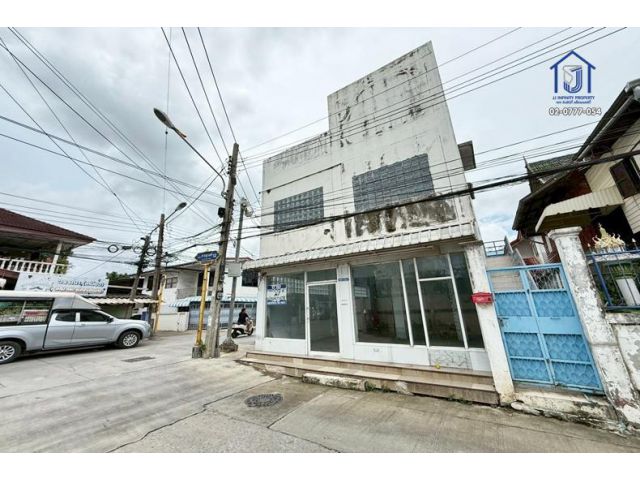 ขายทาวน์โฮม 2.5 ชั้น ซอยภานุวงศ์12 ถนนสุขุมวิท 117 ใกล้BTS สถานีปู่เจ้า