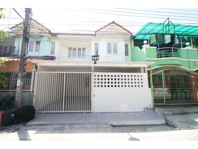 ทาวน์เฮ้าส์ 2 ชั้น หมู่บ้านพิศาล ท่าข้าม 28 บางขุนเทียน รีโนเวทใหม่
