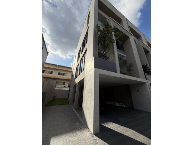 ให้เช่าโฮมออฟฟิศใหม่ 4 ชั้นมีลิฟต์ ย่านนาคนิวาส ติดถนนหลัก ใกล้เลียบด่วน เหมาะพักอาศัยหรือสำนักงาน รหัสประกาศ MAY301