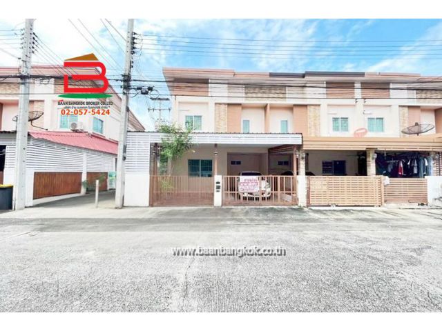 ทาวน์เฮาส์ หลังริม หมู่บ้าน เดอะเฟิร์สโฮม วงแหวน-ลำลูกกาคลอง3 เนื้อที่ 26.5 ตรว. ถนนพหลโยธิน ต.คูคต อ.ลำลูกกา จ.ปทุมธานี