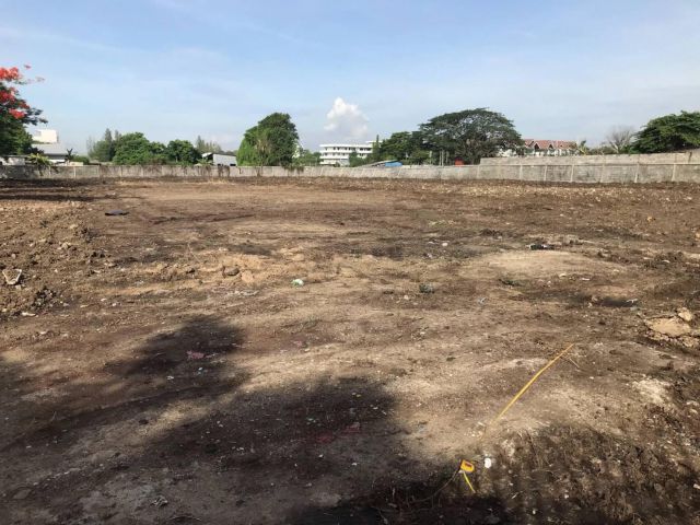 ที่ดินเฉลิมพระเกียรติ9 ซอย 28 ที่ดินรวมทั้งหมด 4แปลง 53,000/ตรว