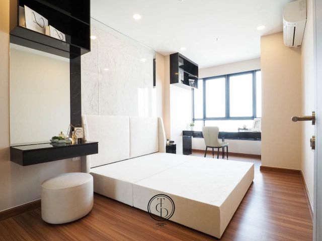 Condo for sale: Supalai Premier Charoen Nakhon, ready to move in (S15-15081(S))