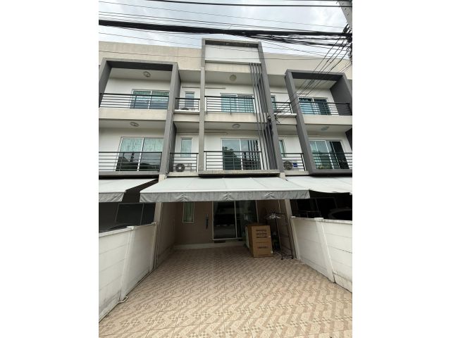 S04-0056 Townhome for rent in Baan Klang Muang Sukhumvit 77.