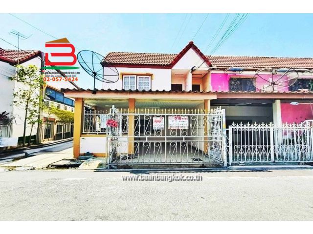 ทาวน์เฮาส์ หมู่บ้าน ปิ่นเจริญ 4 (ซอยนาวงประชาพัฒนา 17) เนื้อที่ 17.5 ตรว ถนนวิภาวดี แขวงสีกัน เขตบางเขน กรุงเทพมหานคร