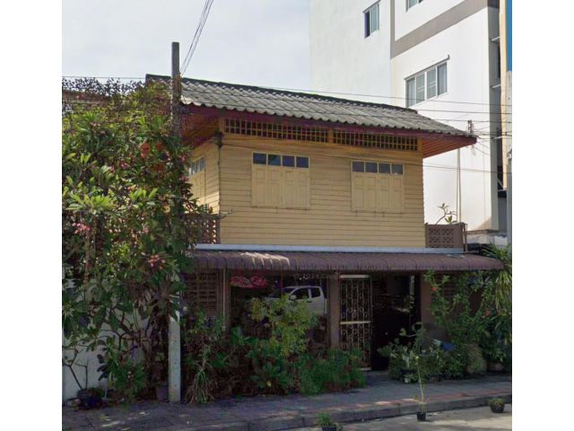 ขายที่ดินพร้อมบ้าน 2 ชั้น 30 ตร.ว. ถ.สังคมสงเคราะห์ ซ.ลาดพร้าว 71 ใกล้ CJ MORE