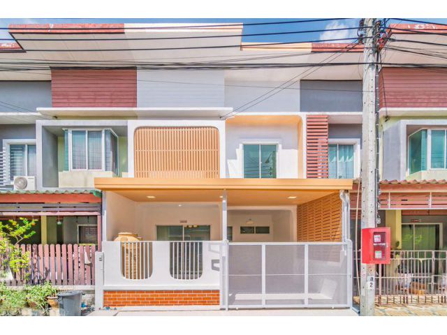 ขายทาวน์เฮ้าส์ 2 ชั้น หมู่บ้านบัวทองธานี เฟส 17 โครงการใหญ่ ทำเลดี น่าอยู่ ซอย 26/1 (ต้นโครงการ)   ทิศตะวันตกเฉียงใต้