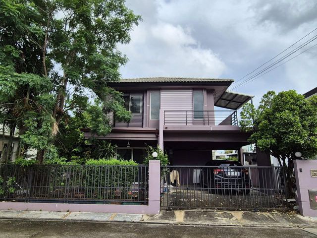 ให้เช่า บ้านเดี่ยว 3 นอน 2 น้ำ ลาดกระบัง | หมู่บ้านปาริชาต คุ้มเกล้า 56.5 ตร.วา | เฟอร์ฯ ครบ ใกล้สุวรรณภูมิ เหมาะคนทำงาน