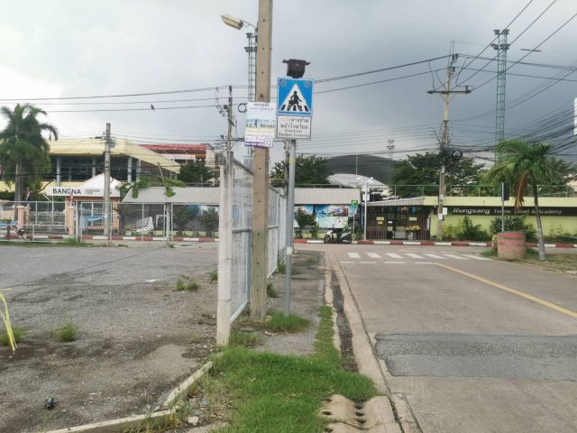 ขายที่ดินบางนา ที่ดินแปลงสวย 7-1-71 ไร่ (2971ตรว)ซอยบางนา ตราด 1 เข้าซอยประมาณ350 เมตรอยู่ฝั่งซ้ายมือ ตรงข้ามวิทยาลัยพาณิชย์บางนา