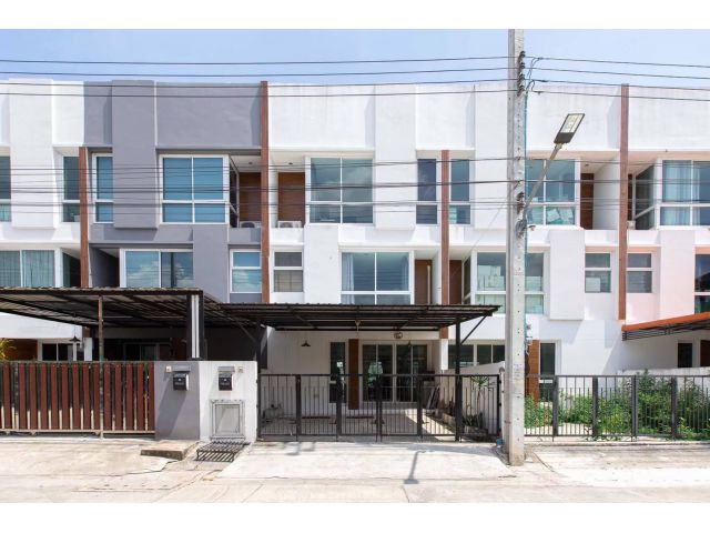 ขาย ทาวน์โฮม  มายด์ ฮอฟฟ์ ร่มเกล้า-สุวรรณภูมิ  ลาดกระบัง กรุงเทพกรีฑา