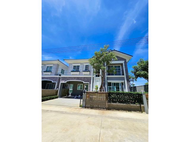 ให้เช่าบ้านเดี่ยวหลังใหญ่ เพรสทีจ ฟิวเจอร์ รังสิต **4 ห้องนอน | 3 ห้องน้ำ | 2 ที่จอดรถ **พื้นที่ใช้สอย 155 ตร.ม. / ที่ดิ