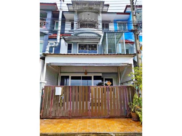 ศรีนครินทร์ ศรีนครินทร์ 41-49 ประเวศ ทาวน์โฮมเช่า 3ชั้น  220 ตร.ม