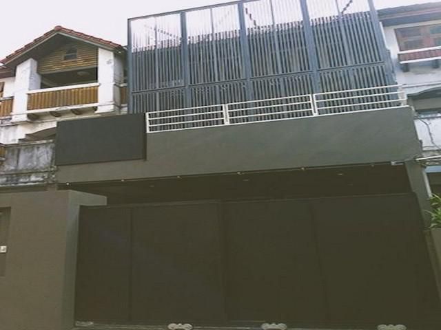 PB5801 ให้เช่าโฮมออฟฟิศ 3 ชั้น 5 ห้องทำงานขนาดใหญ่ 4 ห้องน้ำ ซอยพระราม 9 ซอย 19 ใกล้รถไฟฟ้า