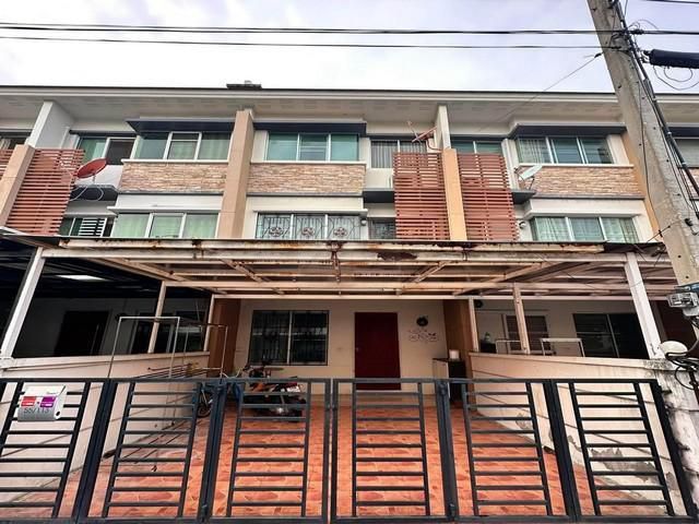 PB5804 ขายทาวน์โฮม 3 ชั้น โครงการ ทาวน์พลัส เกษตร – นวมินทร์ โครงการอยู่หลังบุญถาวรเกษตรนวมินทร์