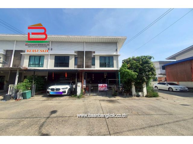 ทาวน์โฮม โมดิวิลล่า ปิ่นเกล้า เนื้อที่ 26.1 ตรว. ถนนกาญจนาภิเษก ต.ศาลากลาง อ.บางกรวย จ.นนทบุรี