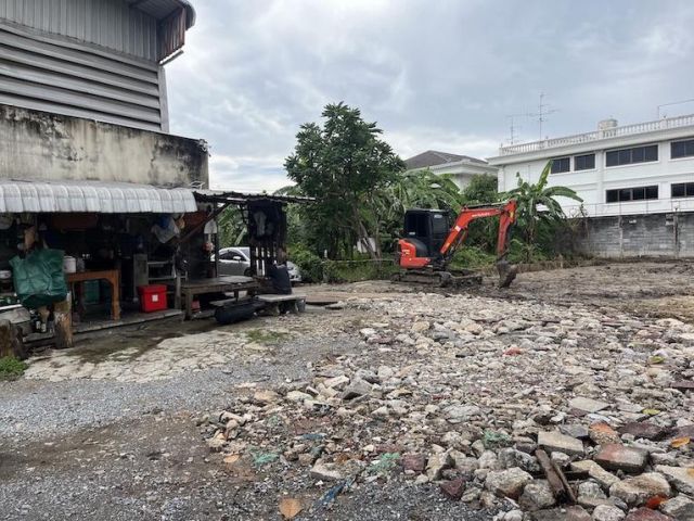 ขายที่ดินถนนเพชรเกษม ซอย 68 ใกล้รถไฟฟ้า 900 เมตร 098 7755 808