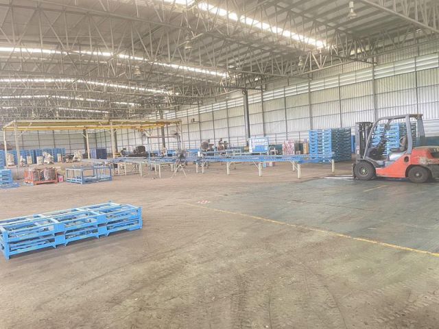 #ให้เช่าโกดังพานทอง ชลบุรี ขนาด พื้นที่ใช้สอย 8036 ตารางเมตร พื้นที่สีเหลือง มีออฟฟิศสำนักงาน