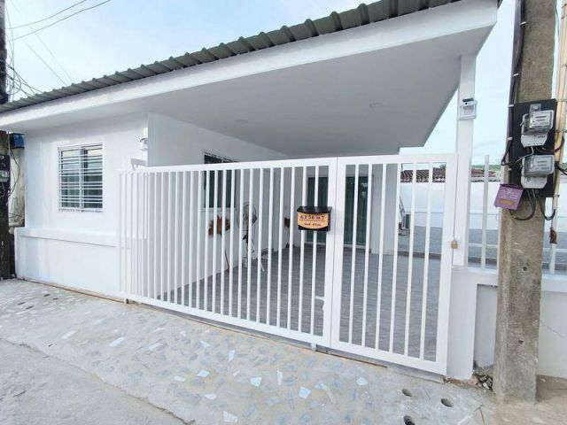 #ขายถูก บ้านแฝดชั้นเดียว หลังมุม รีโนเวทใหม่ พร้อมเข้าอยู่ (ใกล้ #เนินพลับหวาน และ #สยามคันทรีคลับ) PR:ant