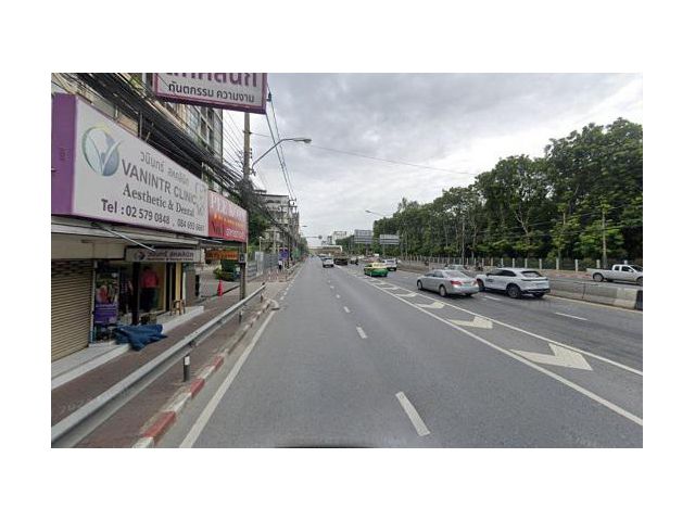 ขายที่ดินพร้อมบ้าน ถนนวิภาวดีรังสิต ซอย 42 ใกล้ BTS เสนานิคม