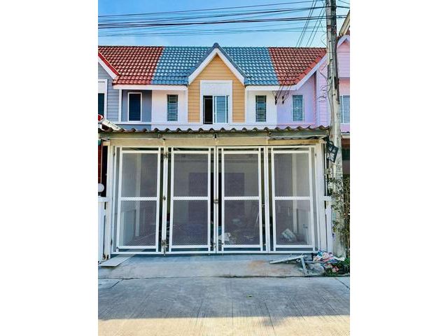 รีโนเวทใหม่ทาวน์เฮ้าส์2ชั้น โซนอ่าวอุดมแหลมฉบัง หน้าบ้านไม่ชนใคร