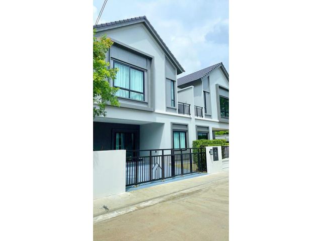 ให้เช่าบ้าน 2 ชั้น  สุดหรู 165 นิคมพัฒนา ตลาดเมืองมาบตาพุด 4.4 กม