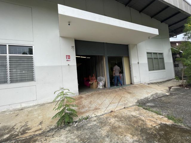 ให้เช่าโกดัง พร้อมสำนักงาน ซอยสุขุมวิท 64