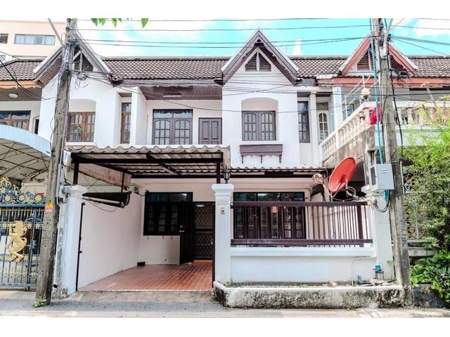 ขาย เช่า ทาวเฮ้าส์ ซอยประชาราษฎร์บำเพ็ญ20 ใกล้ MRTห้วยขวาง เดินทางสะดวก