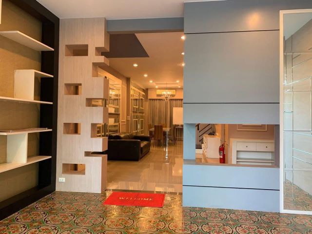 ขาย/เช่า Home Office ดีไซน์หรูสวย 4 ชั้น | Premium Place นวมินทร์-ลาดพร้าว 101 | พร้อมเข้าอยู่และทำงานทันที!
